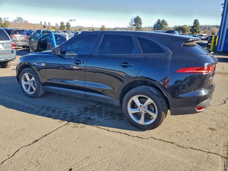 Фото 2 - JAGUAR F-PACE