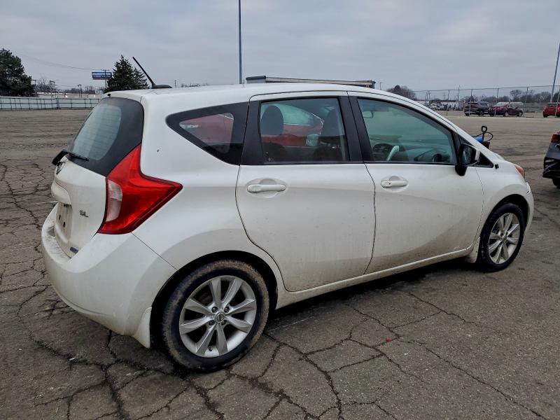 Фото 3 - NISSAN VERSA