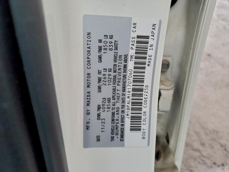 Фото 13 - MAZDA 3