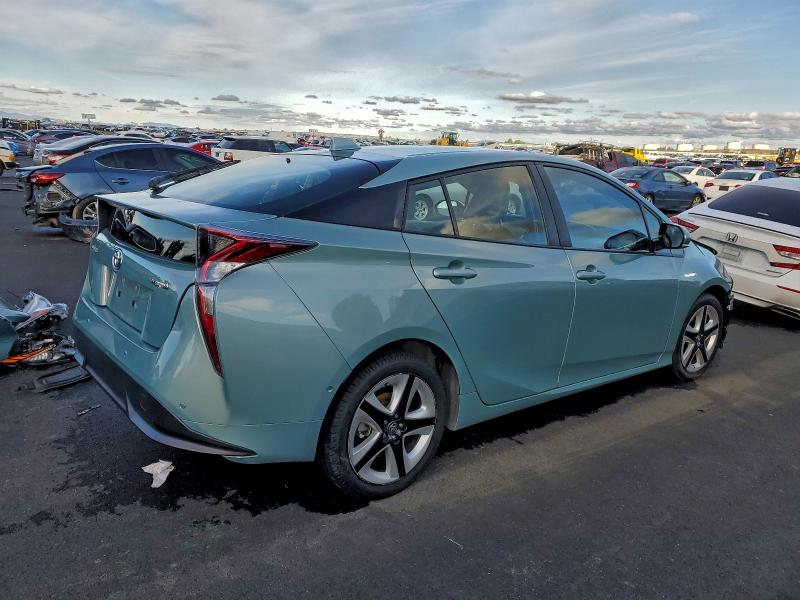 Фото 3 - TOYOTA PRIUS