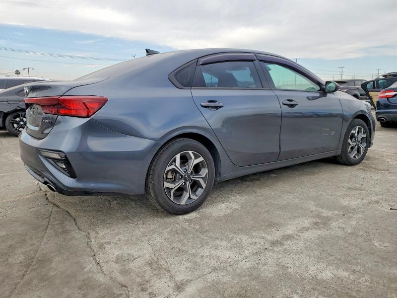 Фото 3 - KIA FORTE