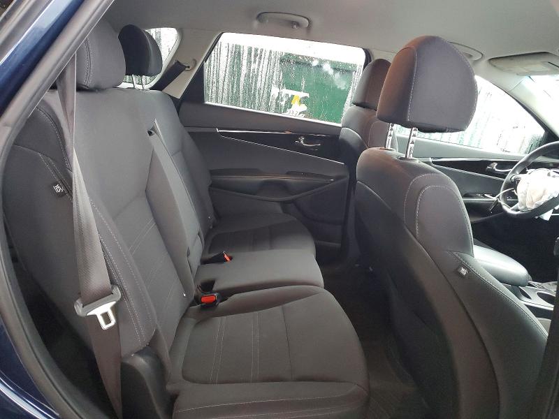 Фото 11 - KIA SORENTO