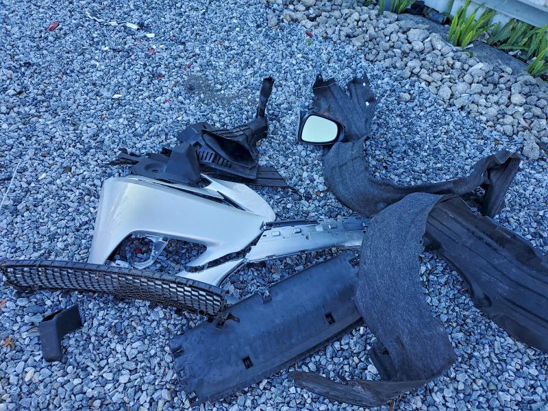 Фото 12 - LEXUS IS