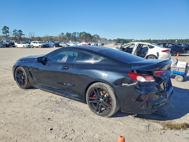 Фото 2 - BMW M8