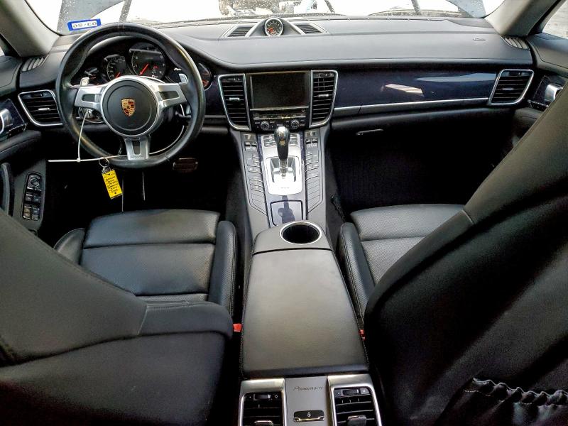 Фото 8 - PORSCHE PANAMERA