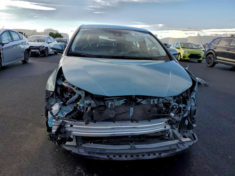 Фото 5 - TOYOTA PRIUS