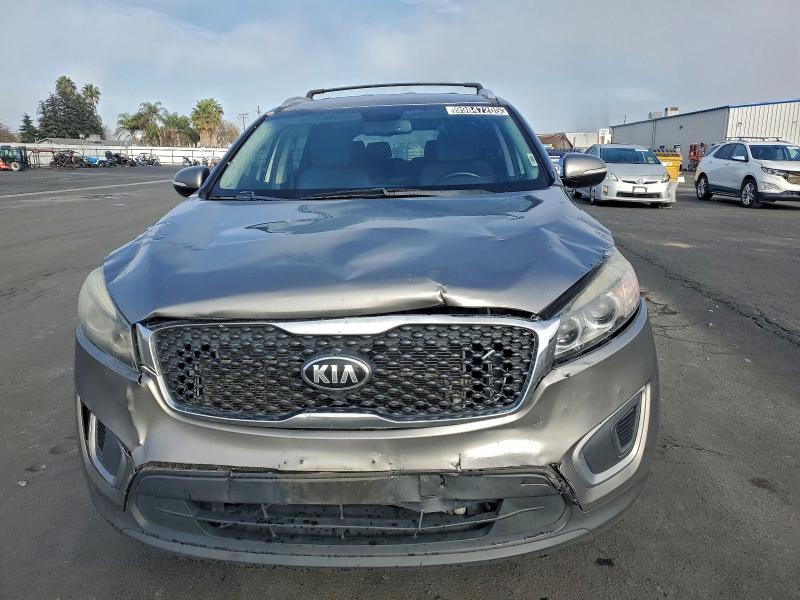 Фото 5 - KIA SORENTO