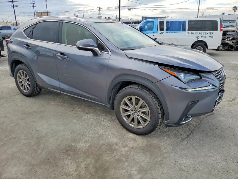 Фото 4 - LEXUS NX