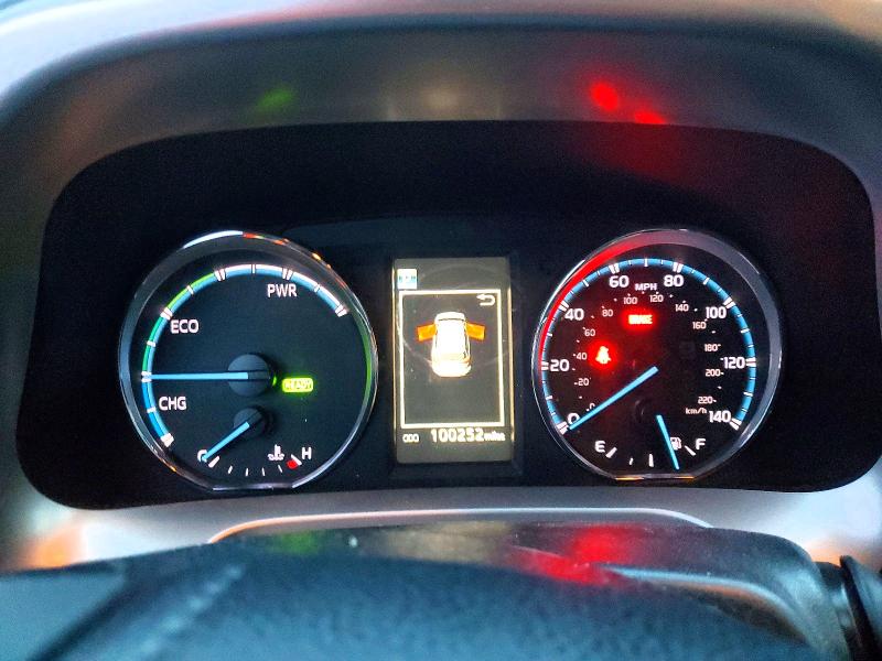 Фото 9 - TOYOTA RAV4