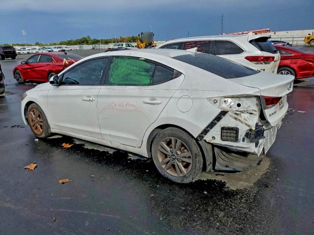 Фото 2 - HYUNDAI ELANTRA