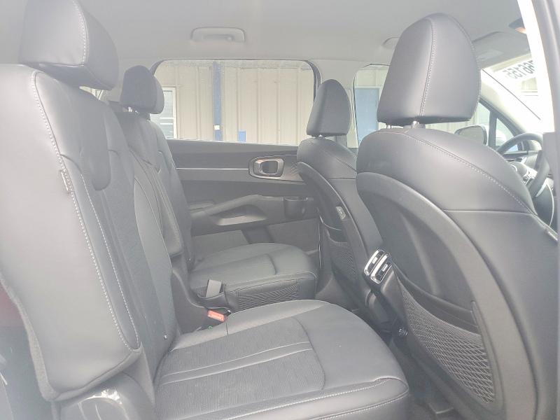 Фото 10 - KIA SORENTO