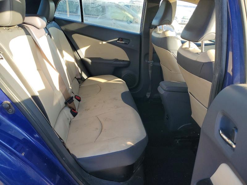 Фото 10 - TOYOTA PRIUS