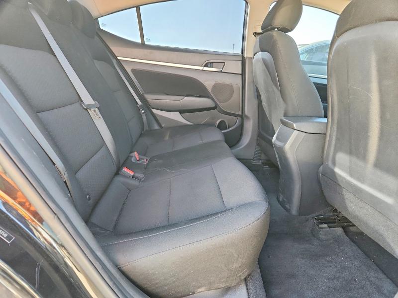 Фото 10 - HYUNDAI ELANTRA