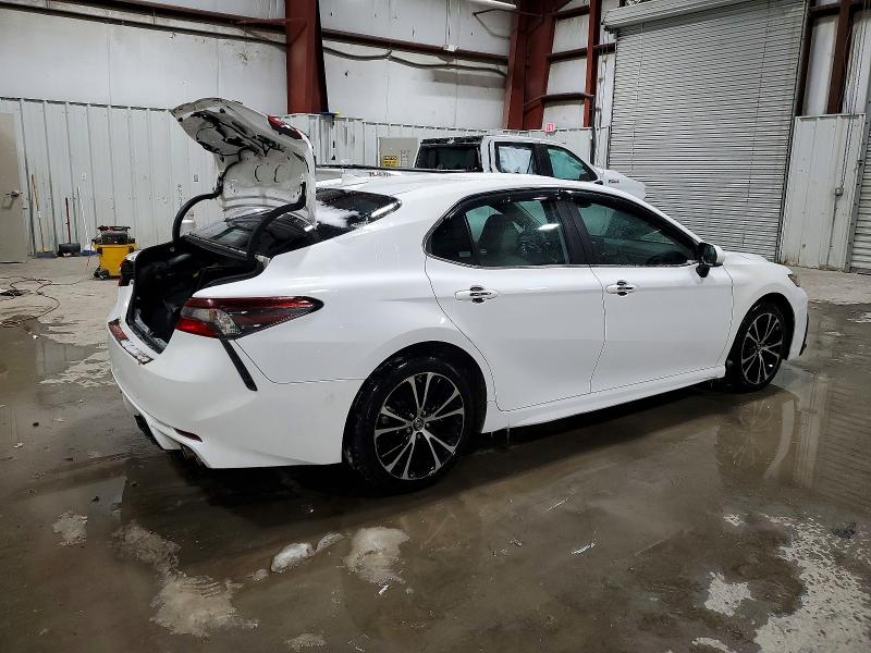 Фото 3 - TOYOTA CAMRY