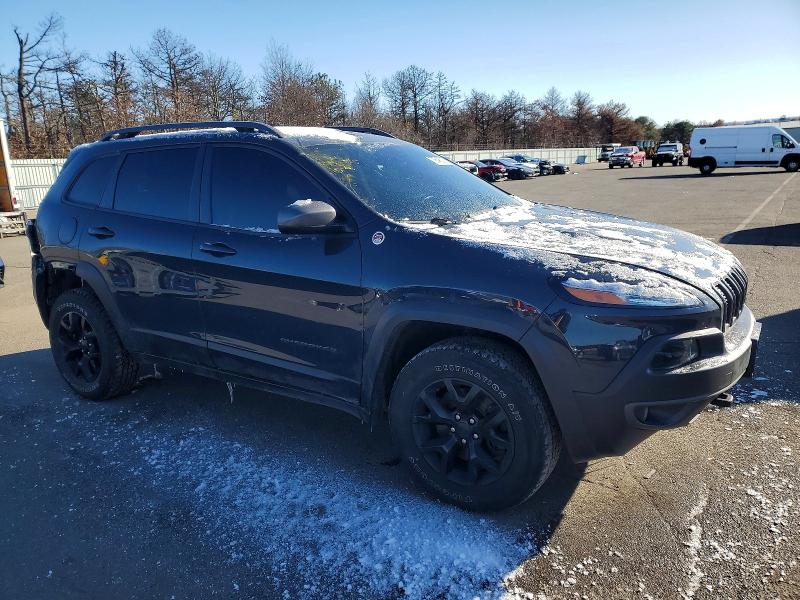 Фото 4 - JEEP CHEROKEE