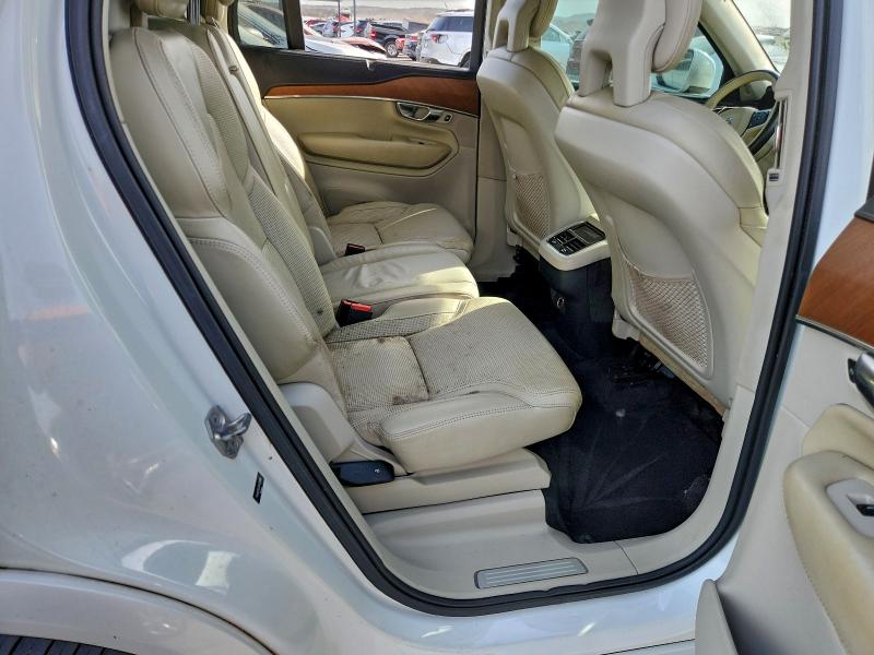 Фото 10 - VOLVO XC90