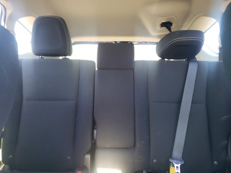 Фото 10 - TOYOTA RAV4