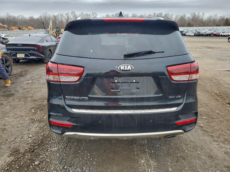 Фото 6 - KIA SORENTO