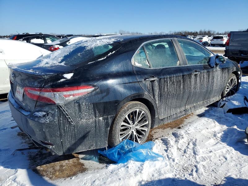 Фото 3 - TOYOTA CAMRY