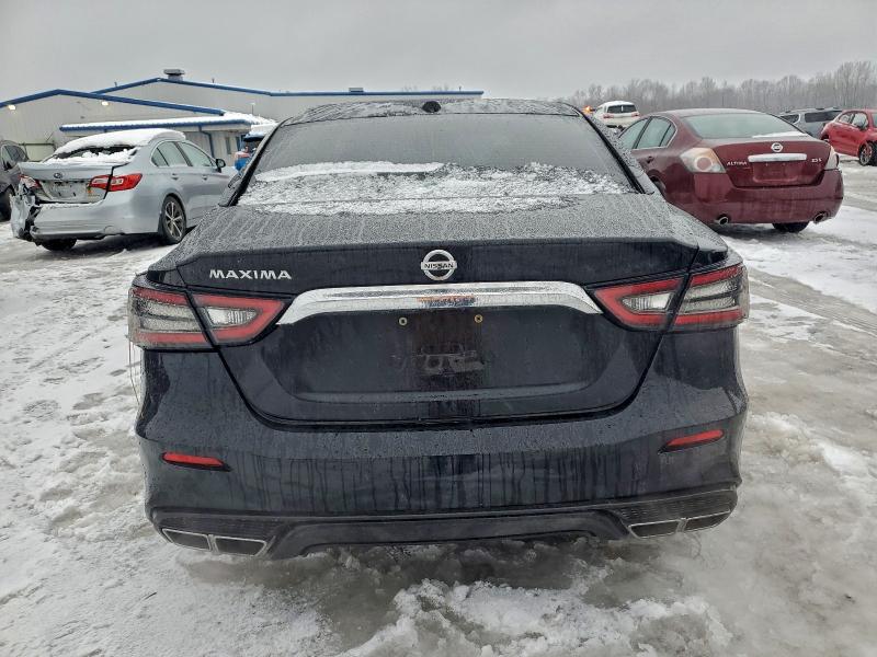 Фото 6 - NISSAN MAXIMA