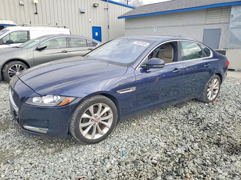 Фото 1 - JAGUAR XF