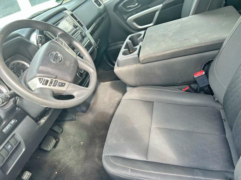 Фото 13 - NISSAN TITAN