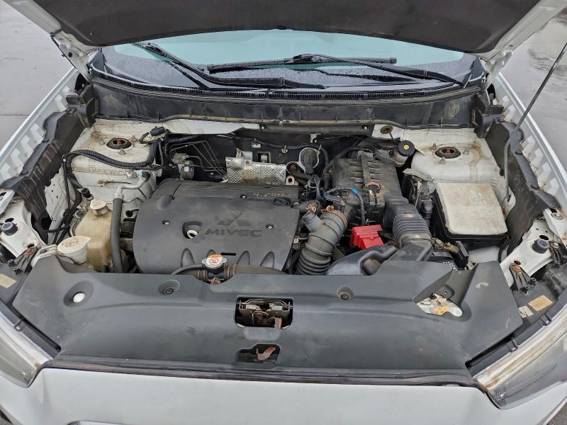 Фото 11 - MITSUBISHI OUTLANDER