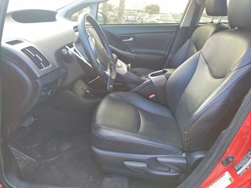 Фото 7 - TOYOTA PRIUS