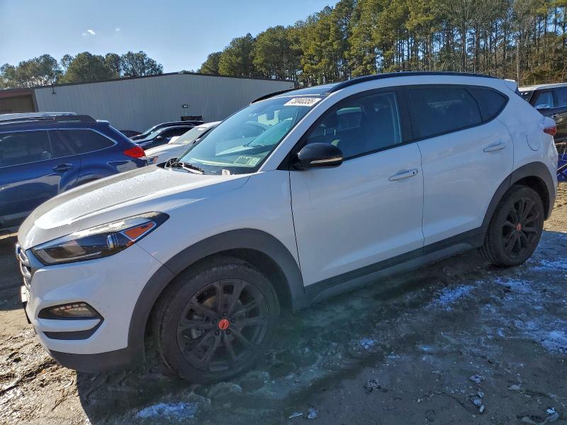 Фото 1 - HYUNDAI TUCSON