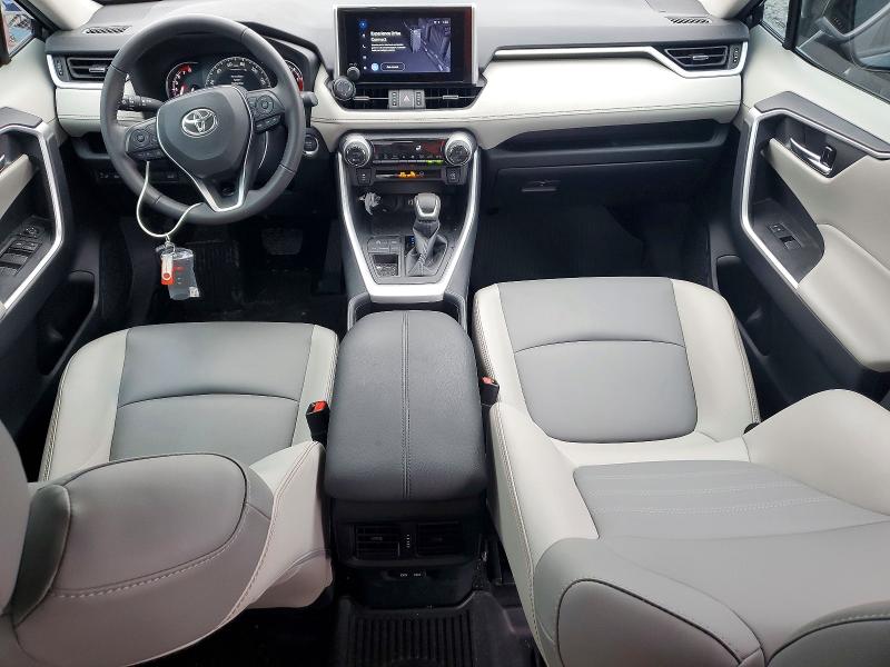 Фото 8 - TOYOTA RAV4