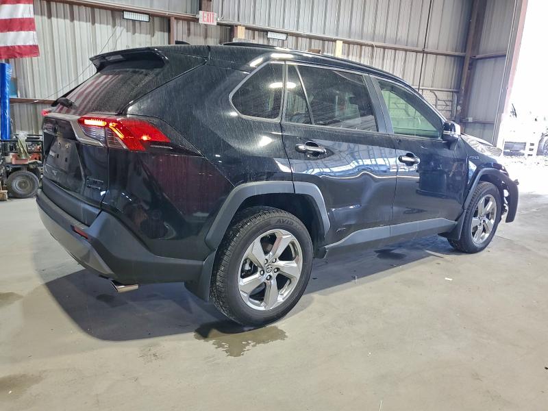 Фото 3 - TOYOTA RAV4