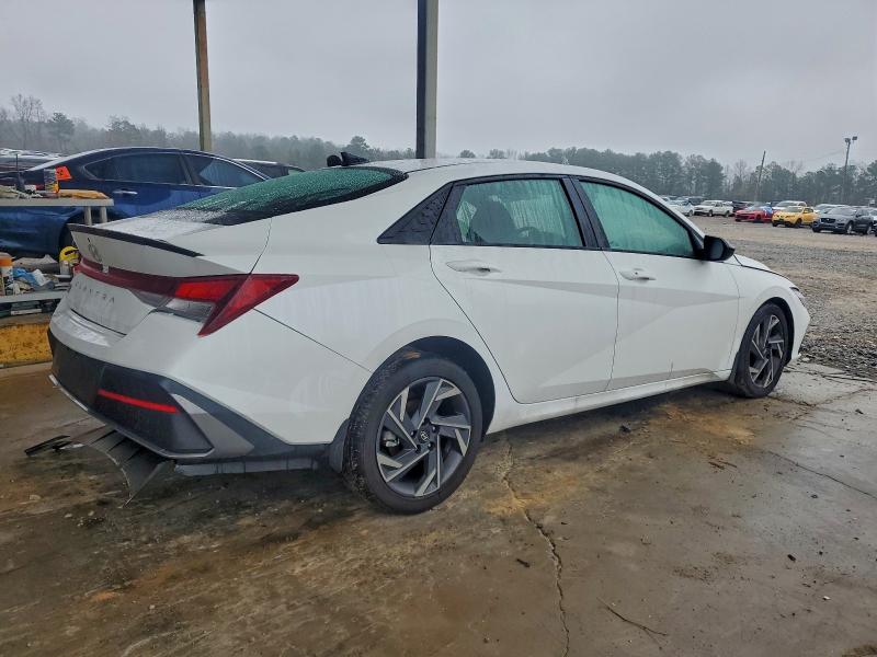 Фото 3 - HYUNDAI ELANTRA