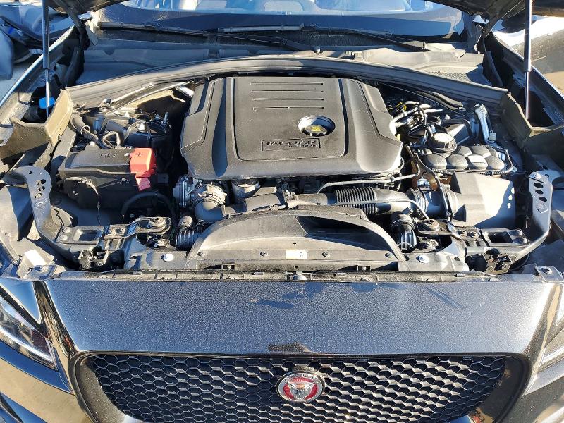 Фото 12 - JAGUAR F-PACE