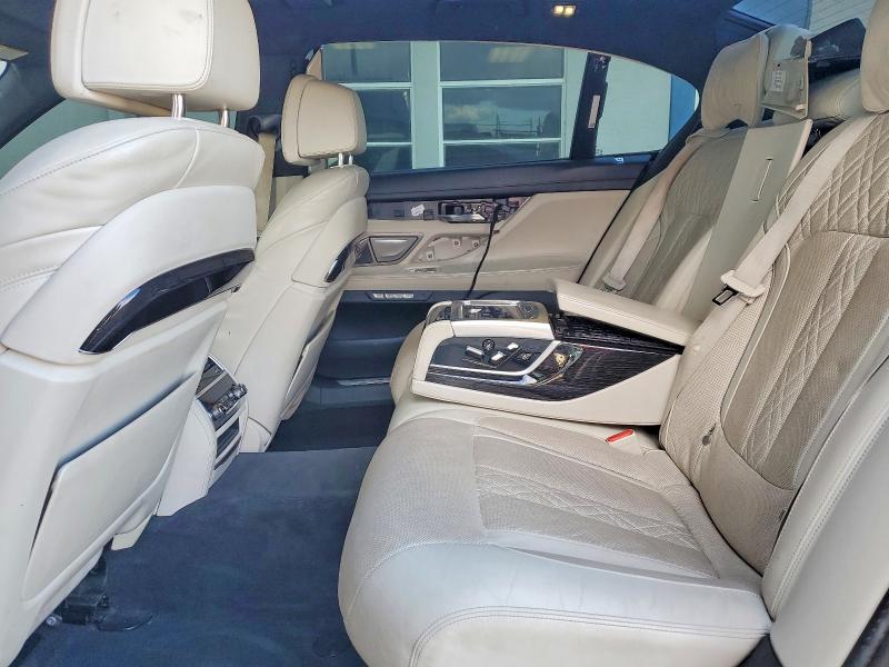 Фото 10 - BMW 7 SERIES