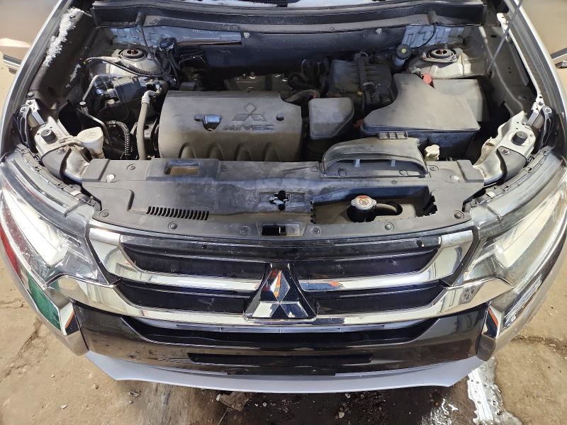 Фото 12 - MITSUBISHI OUTLANDER