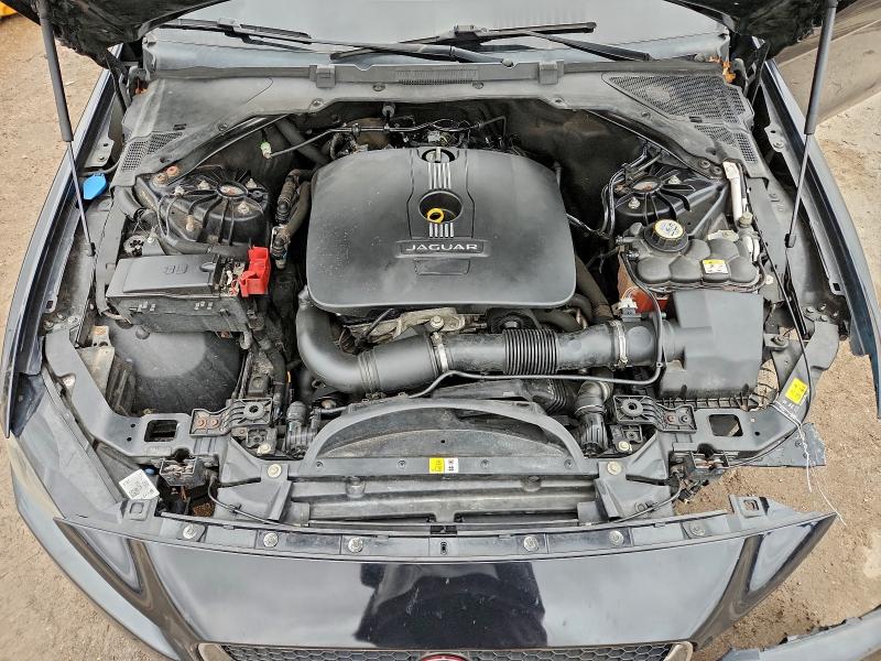Фото 11 - JAGUAR XE