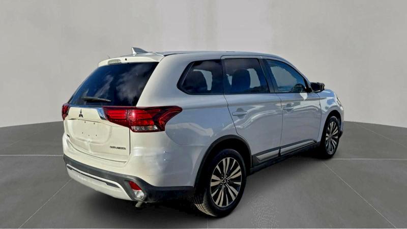 Фото 4 - MITSUBISHI OUTLANDER