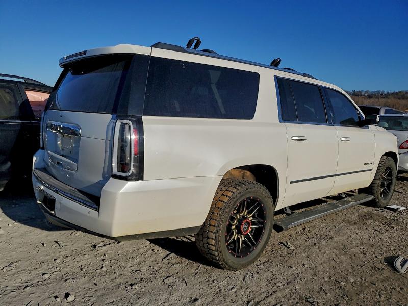 Фото 3 - GMC YUKON