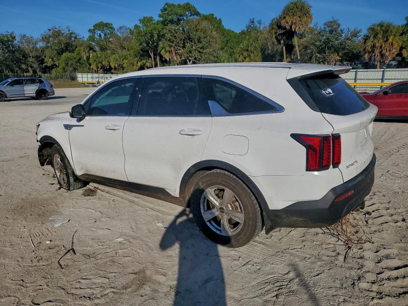 Фото 2 - KIA SORENTO