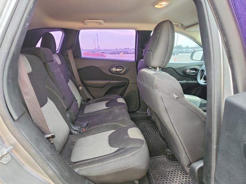 Фото 11 - JEEP GRAND CHER