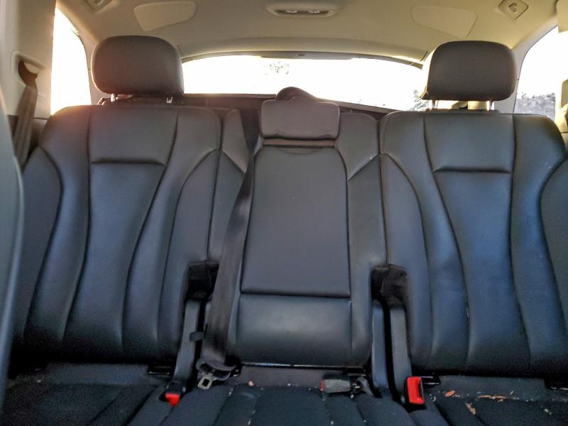 Фото 10 - AUDI Q7