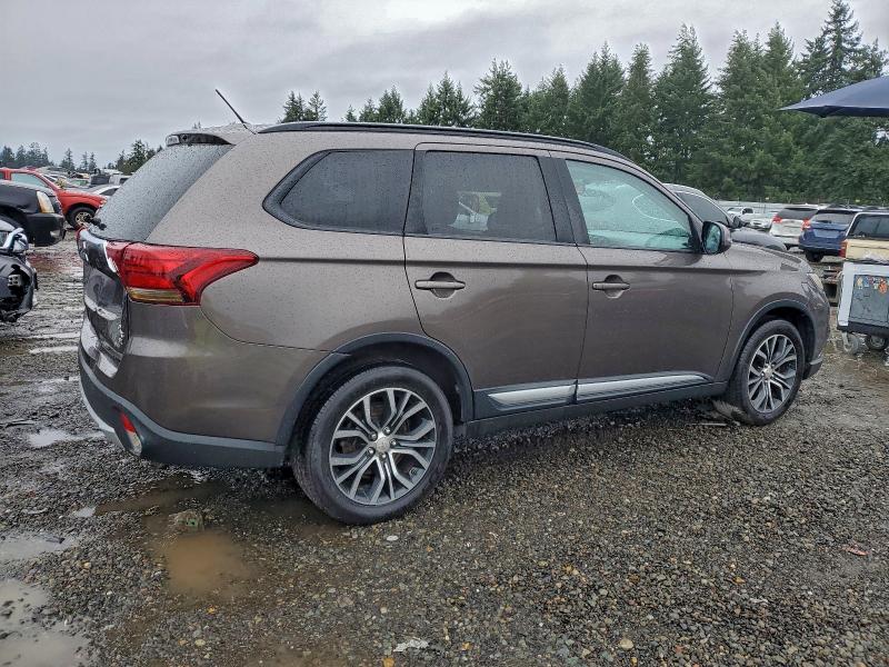 Фото 3 - MITSUBISHI OUTLANDER