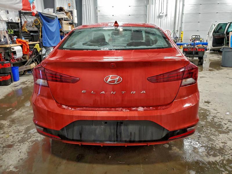 Фото 6 - HYUNDAI ELANTRA