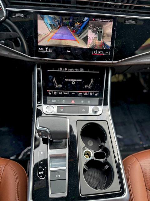 Фото 12 - AUDI Q8