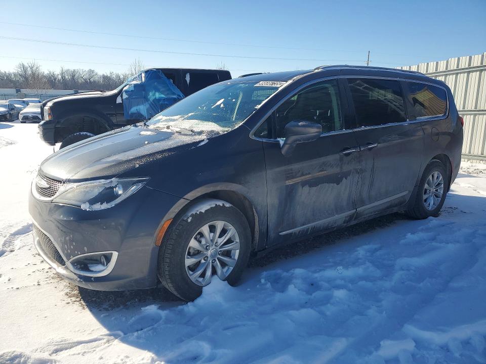 Фото 1 - CHRYSLER PACIFICA