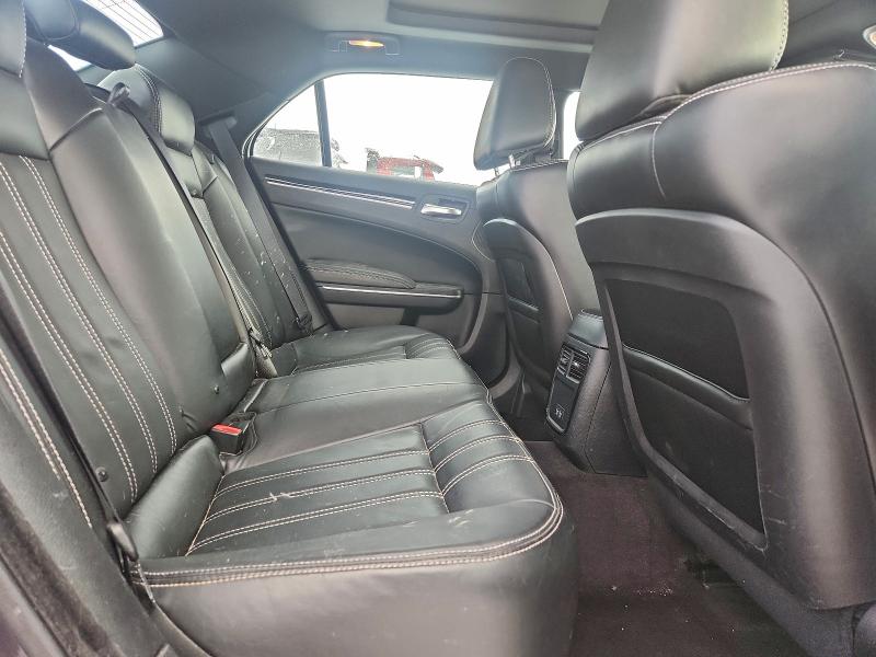 Фото 10 - CHRYSLER 300