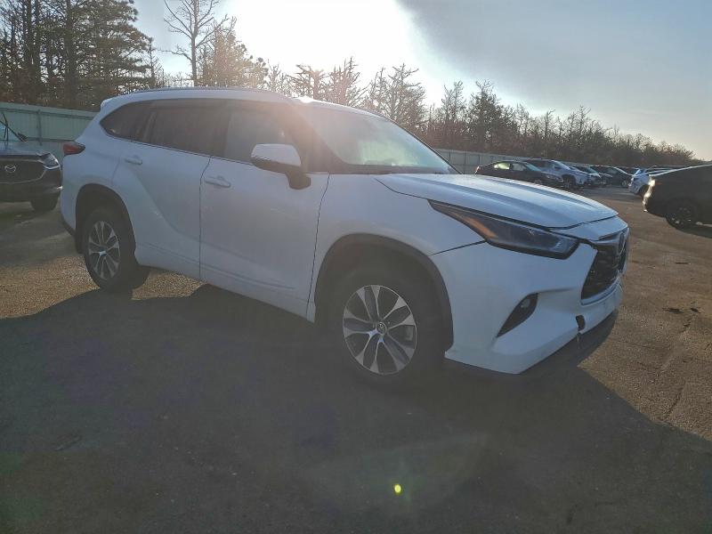 Фото 4 - TOYOTA HIGHLANDER