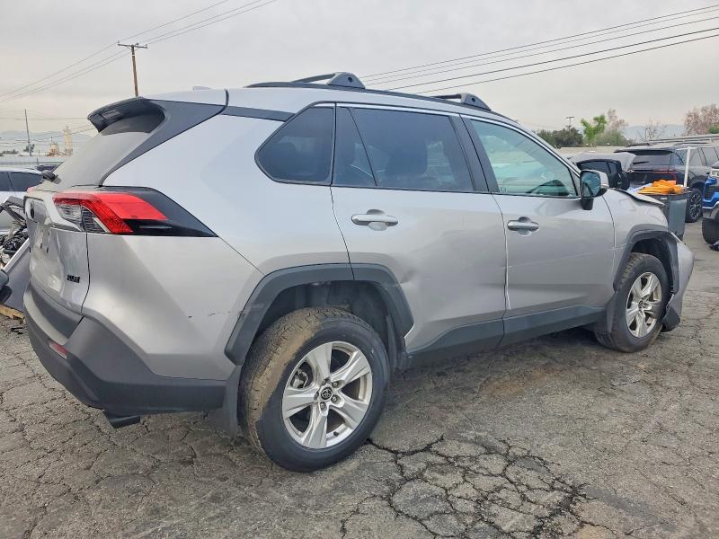 Фото 3 - TOYOTA RAV4