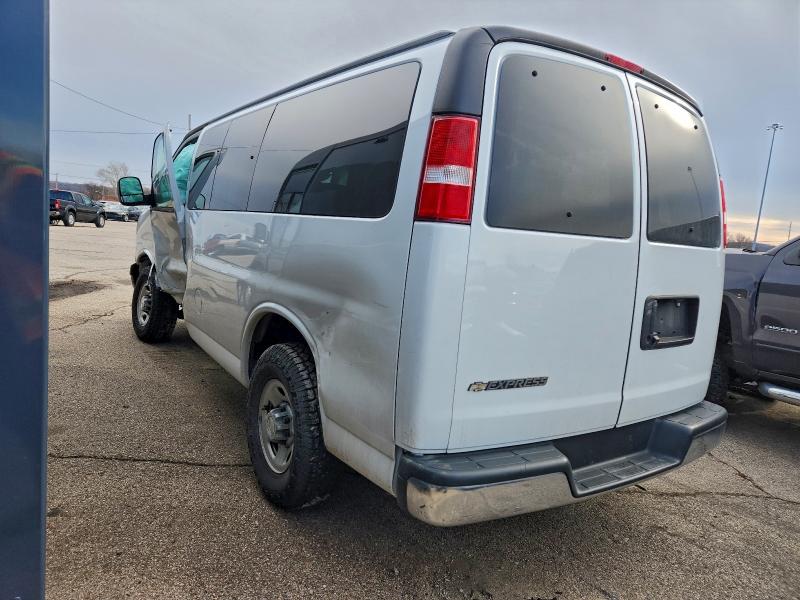 Фото 2 - CHEVROLET EXPRESS