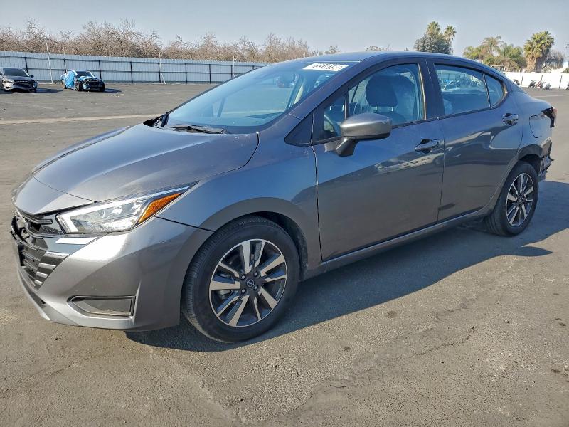 Фото 1 - NISSAN VERSA